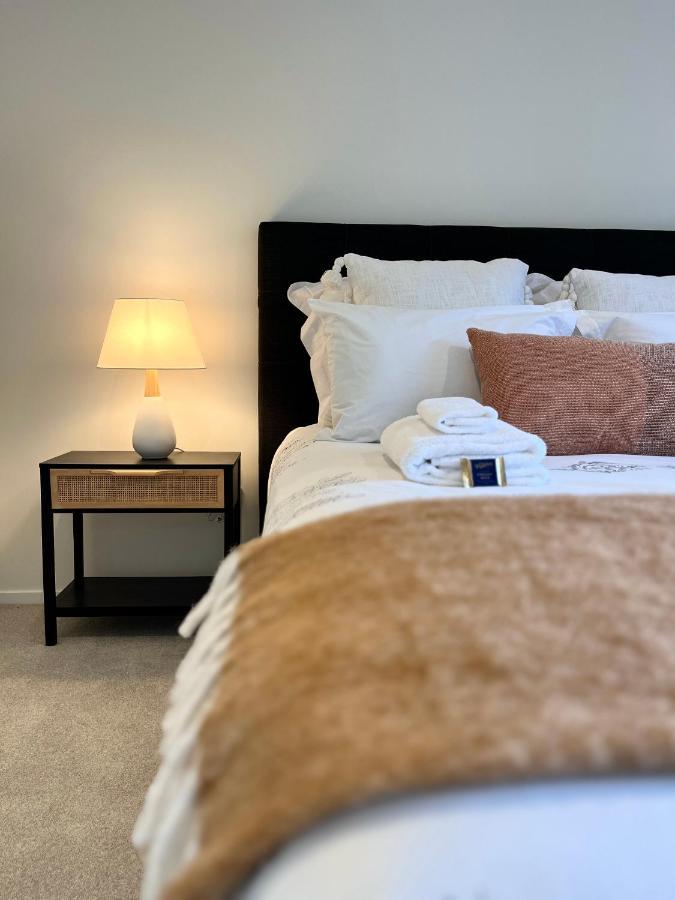 Luxury Villa, Central, Golf And Cafes - By Kosh Bnb Hamilton Eksteriør bilde
